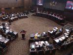 ruang-sidang-pleno-mk.jpg