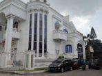 rumah-di-kompleks-cemara-asri-lokadi-judi-online.jpg