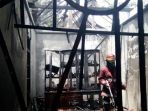rumah-dibakar-pemiliknya_20170110_104830.jpg
