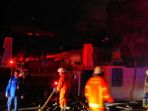 rumah-dinas-pejabat-polda-jabar-terbakar_20170619_083310.jpg