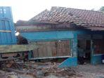 rumah-hancur-dihantam-truk-di-lahat.jpg