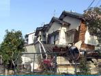 rumah-hancur-gempa-kumamoto_20160503_073019.jpg