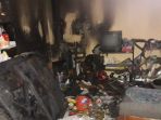 rumah-kontrakan-terbakar_20180109_123527.jpg