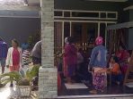 rumah-korban-sabtu-2110-sudah-di-police-line-oleh-polres-belitung_20171021_205734.jpg