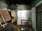 rumah-kosong-tkp-indra-gantung-diri_20170318_150018.jpg