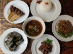 rumah-makan-mang-boo-bali-menu-kerbau_20150525_144958.jpg