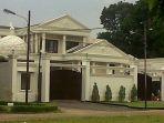 rumah-mewah-milik-anang.jpg