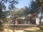 rumah-milik-aceng-fikri-di-kawasan-copong-garut-kota-terlihat-sep.jpg