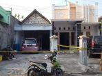 rumah-ngatiyah-dipasang-garis-polisi-setelah-kejadian-perampokan.jpg