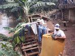 rumah-rusak-diterjang-banjir-di-jakarta-timur.jpg