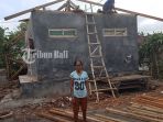 rumah-suryani-dihantam-puting-beliung_20181108_090132.jpg