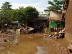 rumah-terdampak-banjir-bandang-di-garut_20160922_115005.jpg