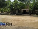 rumah-warga-di-desa-sukosewu-terisolasi-banjir-kamis-2222018_20180223_082812.jpg