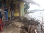 rumah-warga-diterjang-abrasi_20180518_091122.jpg