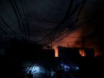 rumah-warga-terimbas-kebakaran-depo-pertamina-plumpang_20230304_004930.jpg
