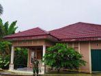 rumah-warga-yang-tertimpa-kursi-pilot-pesawat-tni-au.jpg
