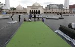 rumput-sintetis-taman-alun-alun-bandung_20141216_105502.jpg