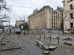 rusia-terus-gempur-ukraina_20220302_083135.jpg