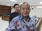 rusli-sibua-jalani-sidang-putusan-sela_20150904_021205.jpg