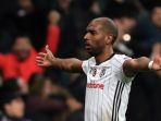 ryan-babel-pemain-besiktas_20170927_071658.jpg