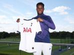 ryan-sessegnon-resmi-pindah-ke-tottenham-hotspurs.jpg
