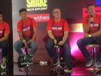 ryuji-utomo-syamyir-alam-dan-legenda-manchester-united-teddy-sheringham.jpg