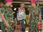 sabar-gorby-dan-tim-exspedisi-indonesia-kembali-ke-tanah-air_20160318_142947.jpg