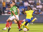 sadio-mane-beraksi.jpg