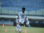 saiful-gelandang-muda-persib-bandung.jpg