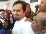 saipul-jamil-di-kejaksaan-utara-2_20160404_181139.jpg