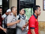 saipul-jamil-tersangka-kasus-pencabulan-dibawa-ke-kantor-bnn_20160219_135755.jpg