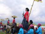 saiyyang-pattuduq-tradisi-unik-masyarakat-sulbar_20141209_150737.jpg