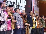 Menteri Syarifuddin Serahkan Rapor SAKIP 2018 bagi 151 Pemerintah Daerah