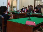 saksi-korban-blandia-saat-menjadi-saksi-di-ruang-cakra-6-pn-medan.jpg