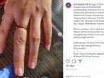 salah-satu-cincin-yang-masih-tersemat-di-jari-seorang-wanita-hamil.jpg