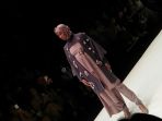 salah-satu-koleksi-yang-dipamerkan-desainer-modest-wear-restu-angg_20181021_041723.jpg