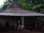 salah-satu-rumah-warga-pengikut-katimun.jpg