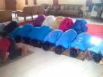 salat-berjamaah_20160424_130753.jpg