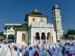 salat-gerhana-di-aceh_20160309_230126.jpg