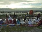 salat-id-di-masji-darurat-kelurahan-balaroa-palu-passcabencana-28-septermber-lalu.jpg