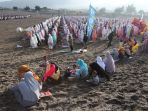 salat-idul-fitri-1443-h-di-gumuk-pasir-parangtritis_20220502_124006.jpg