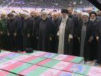 salat-jenazah-raisi-kjd.jpg