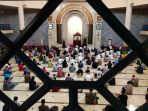 salat-jumat-berjamaah-di-masjid-raya-bandung-provinsi-jabar_20210702_152028.jpg