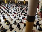 salat-jumat-berjamaah-di-masjid-raya-bandung-provinsi-jabar_20210702_152312.jpg