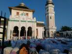 salat-kusuf-gerhana-di-aceh_20160310_102125.jpg