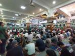 salat-tarawih-di-masjid-agung-al-azhar-jakarta.jpg