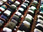 salat-tarawih-pertama-di-masjid-raya-bandung_20190506_001043.jpg