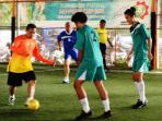 saleh-husin-cetak-gol_20160321_101716.jpg