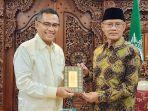 saleh-husin-dan-prof-haedar-nashir.jpg