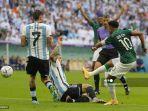 salem-al-dawsari-saat-mencetak-gol-ke-gawang-argentina.jpg